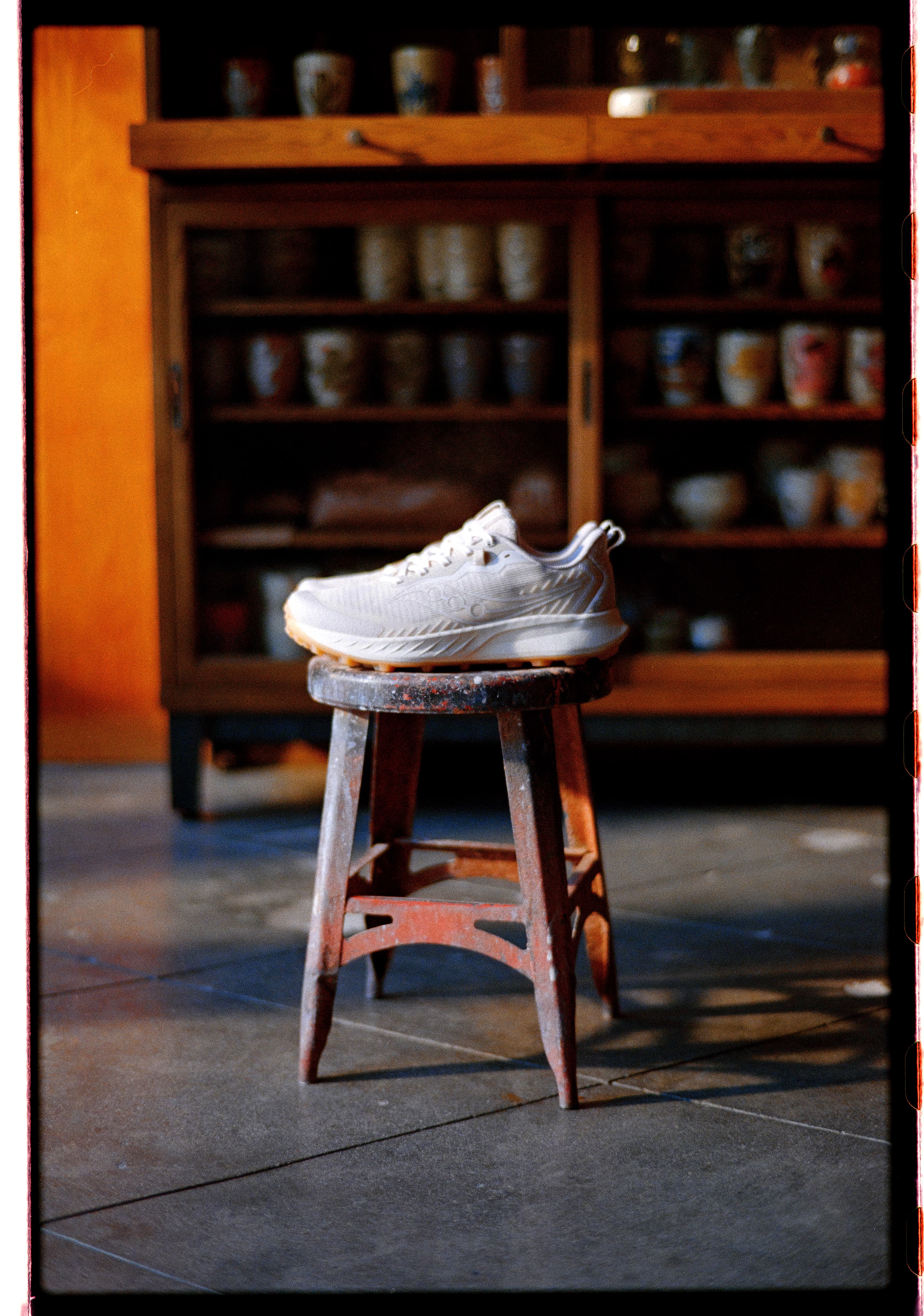 Peregrine 15 Gesso - side profile