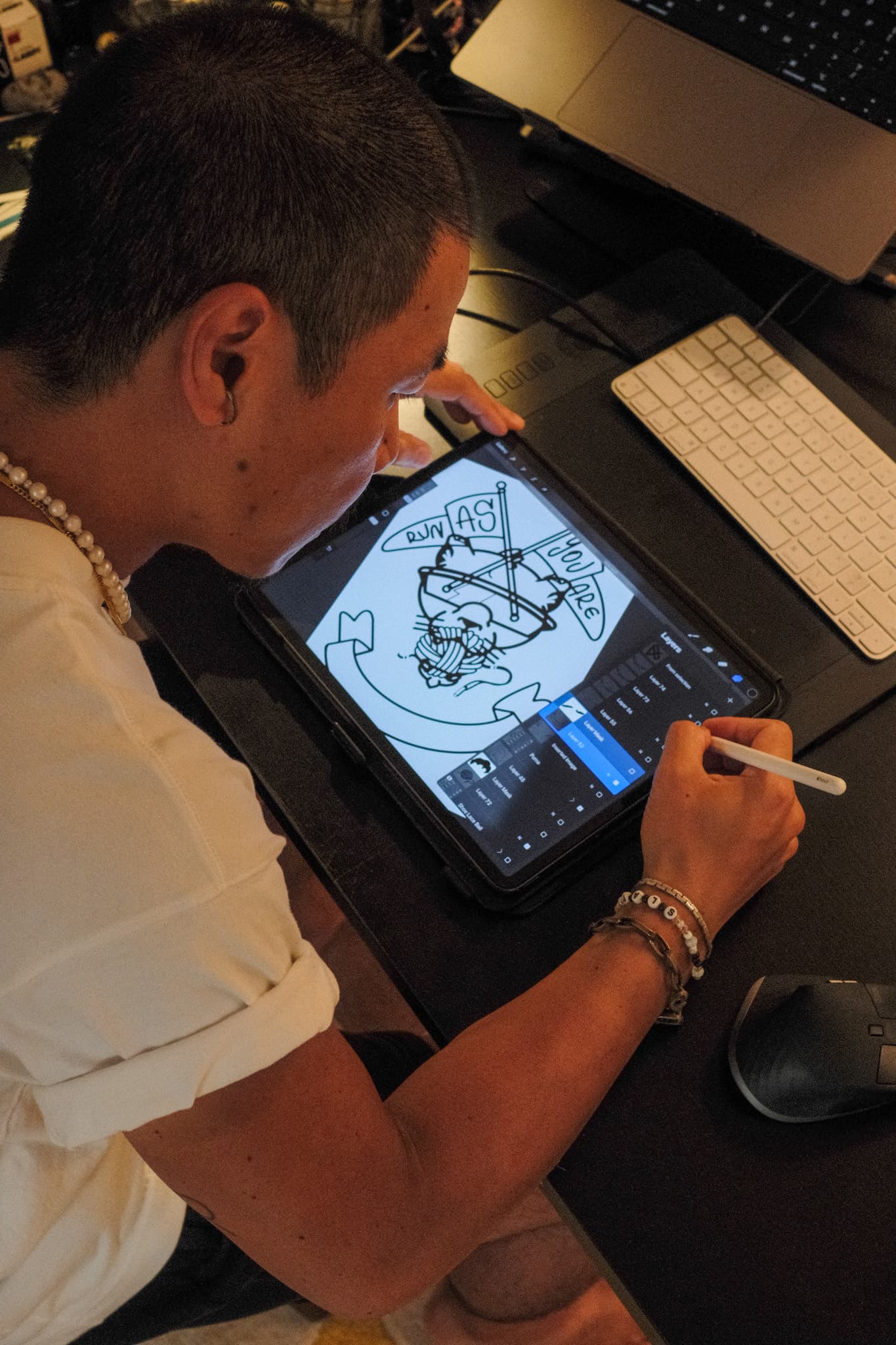 Peregrine 15 Gesso - side profile